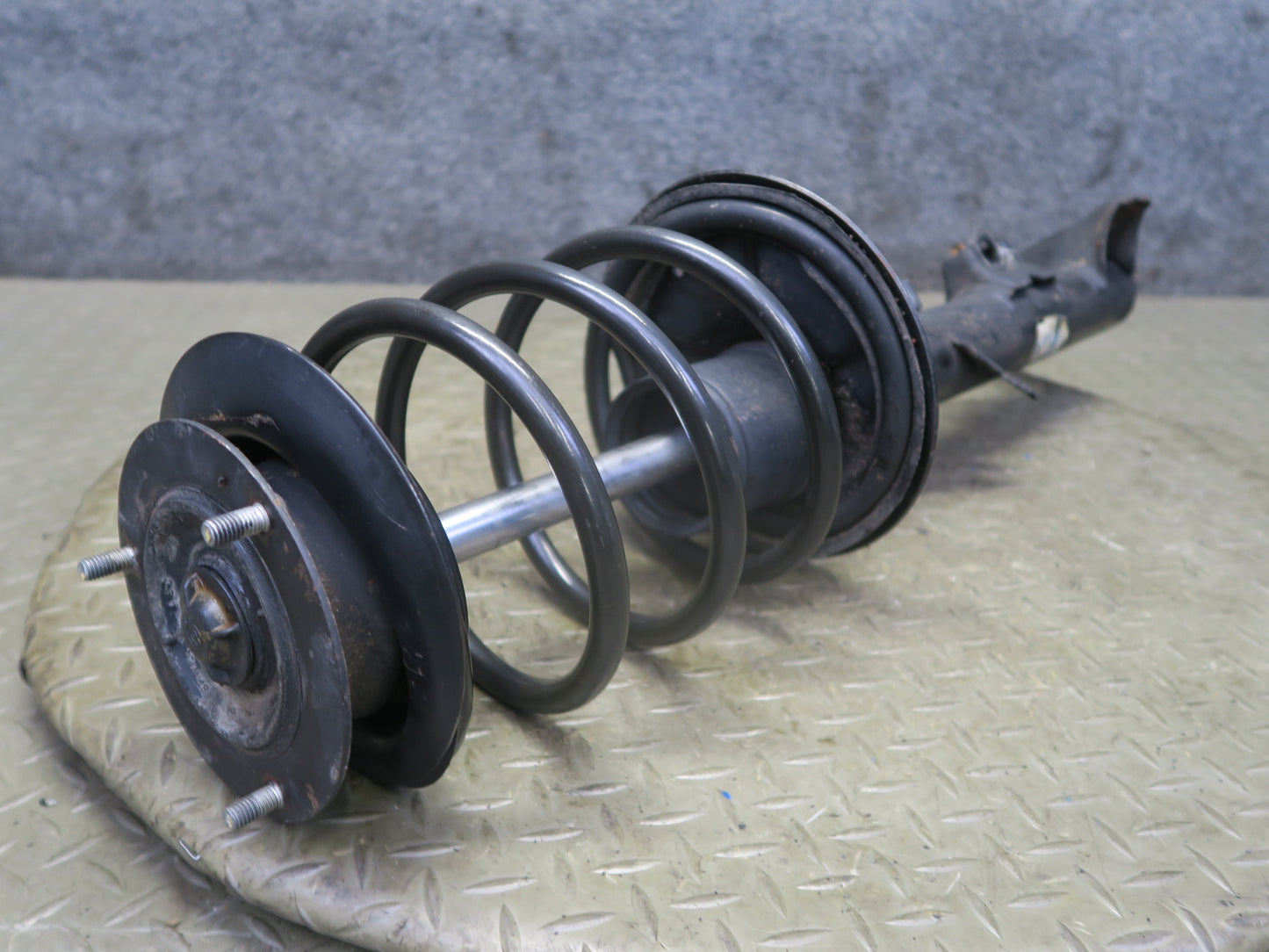 97-02 BMW E36/7 Z3 Roadster Front Right Strut Shock Absorber 107K Miles OEM
