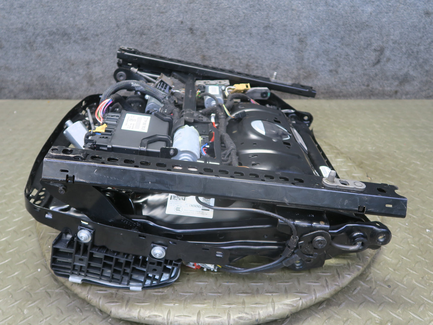 11-18 Porsche Cayenne 958 Front Left Seat Lower Frame Rail Track w Motors