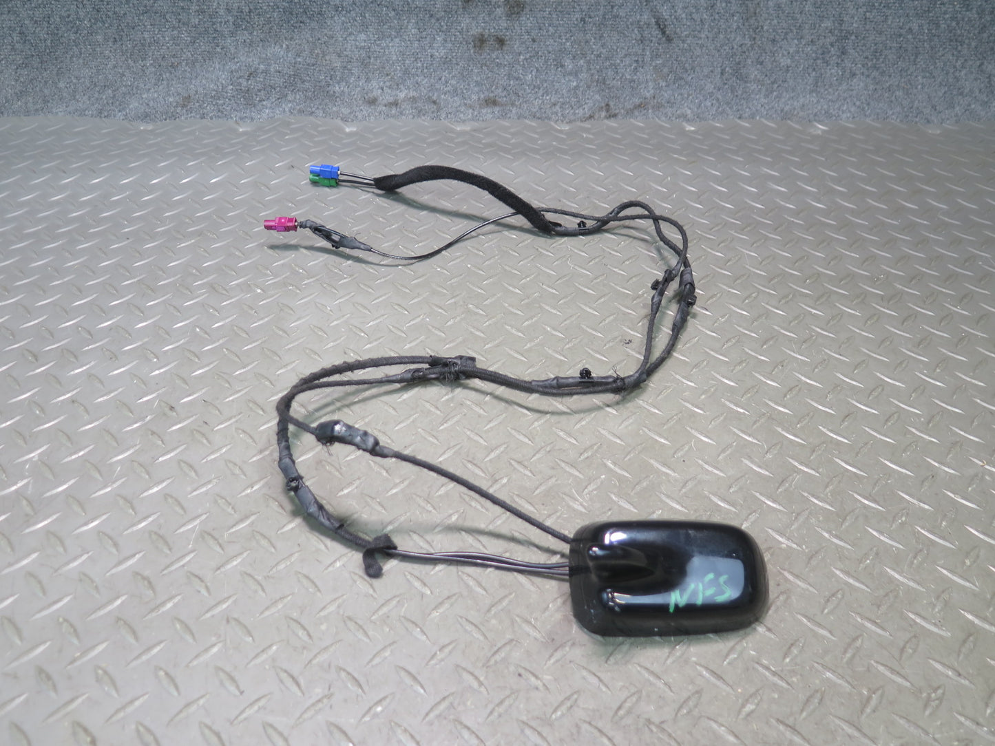 08-12 Audi B8 A5 S5 Exterior Roof Shark FIN Antenna 8T0035503K OEM
