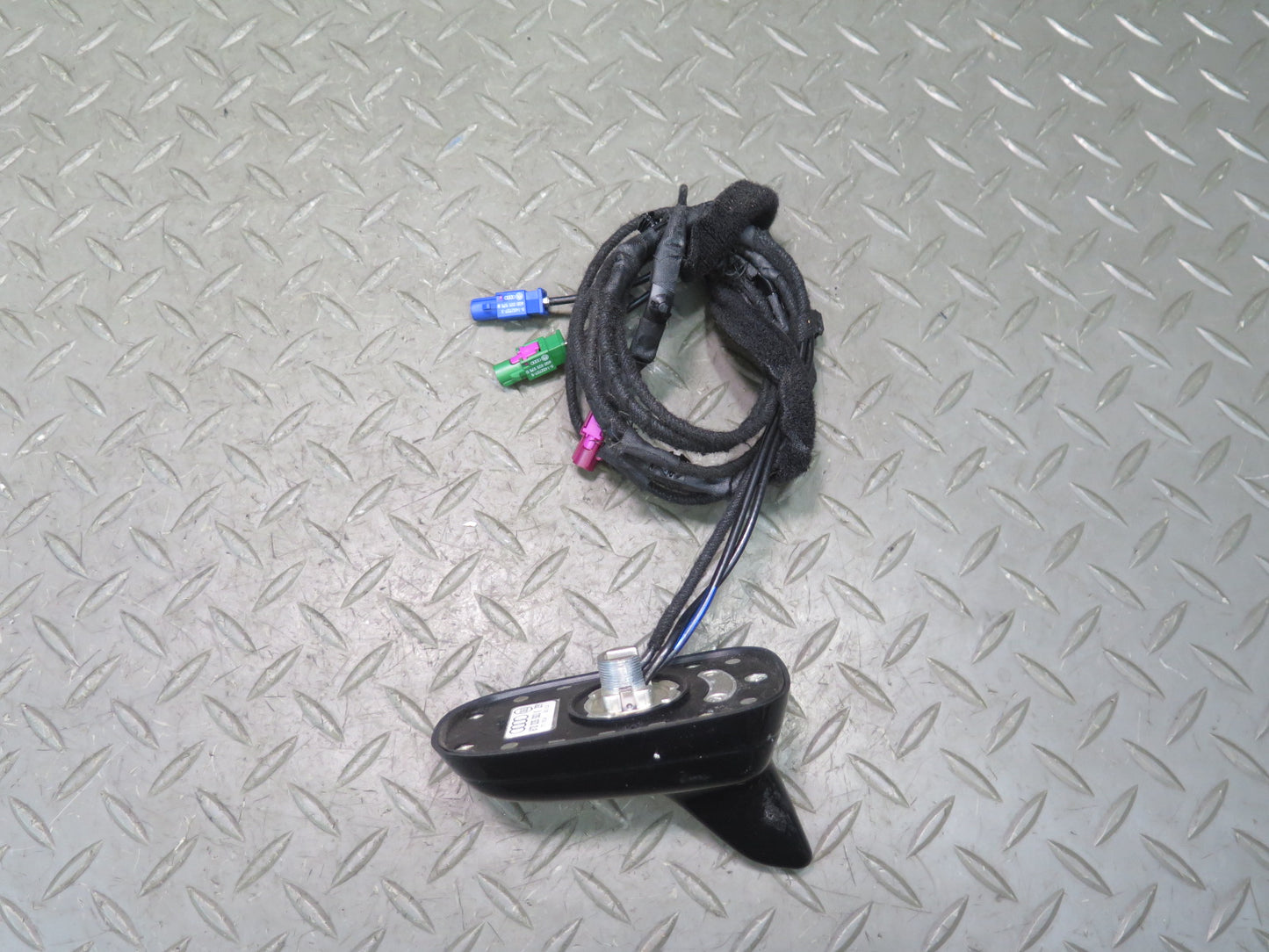 08-12 Audi B8 A5 S5 Exterior Roof Shark FIN Antenna 8T0035503K OEM