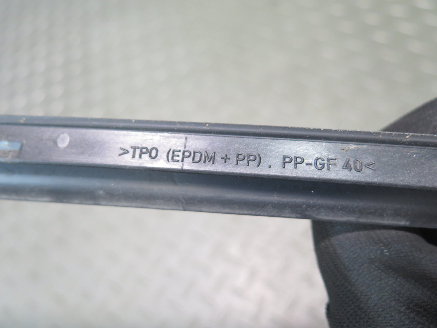 08-17 Audi B8 A5 S5 Set of 2 Front Windshield Left & Right Trim Molding OEM