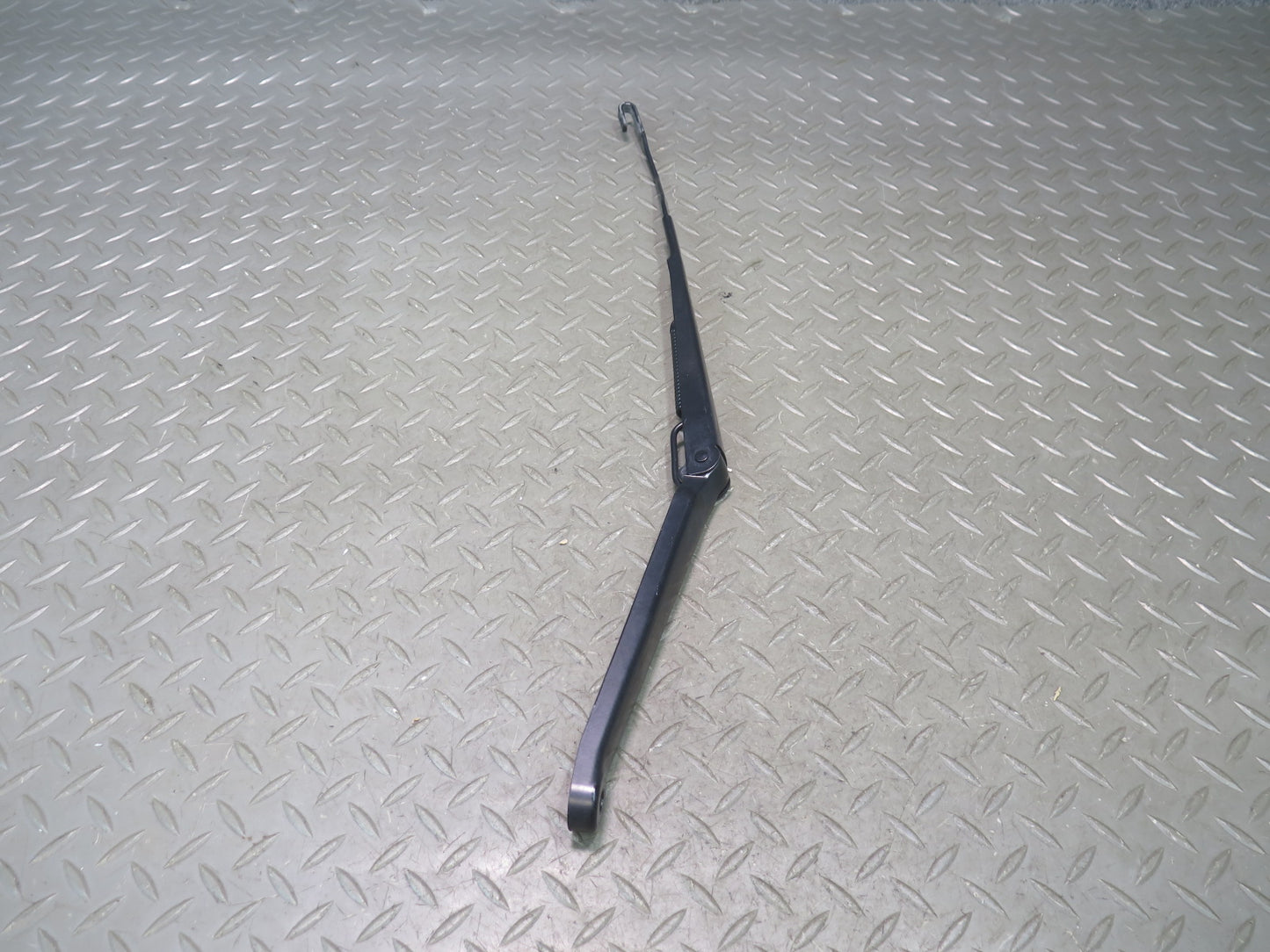 02-05 Ford Thunderbird Set of 2 Front Left & Right Wiper Arm OEM
