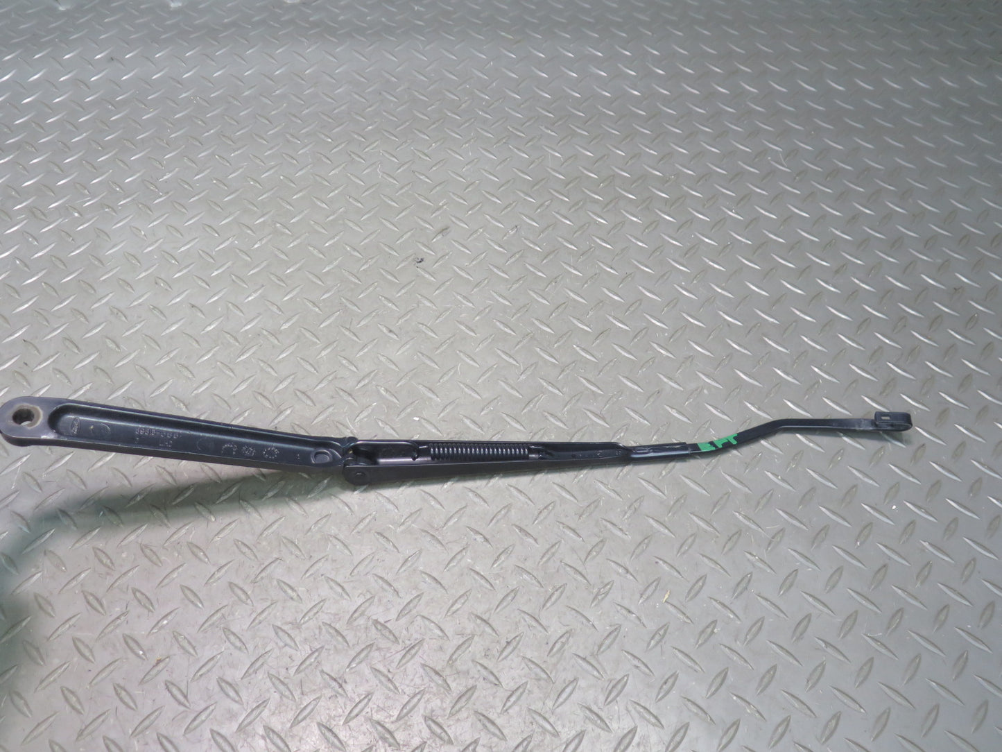02-05 Ford Thunderbird Set of 2 Front Left & Right Wiper Arm OEM
