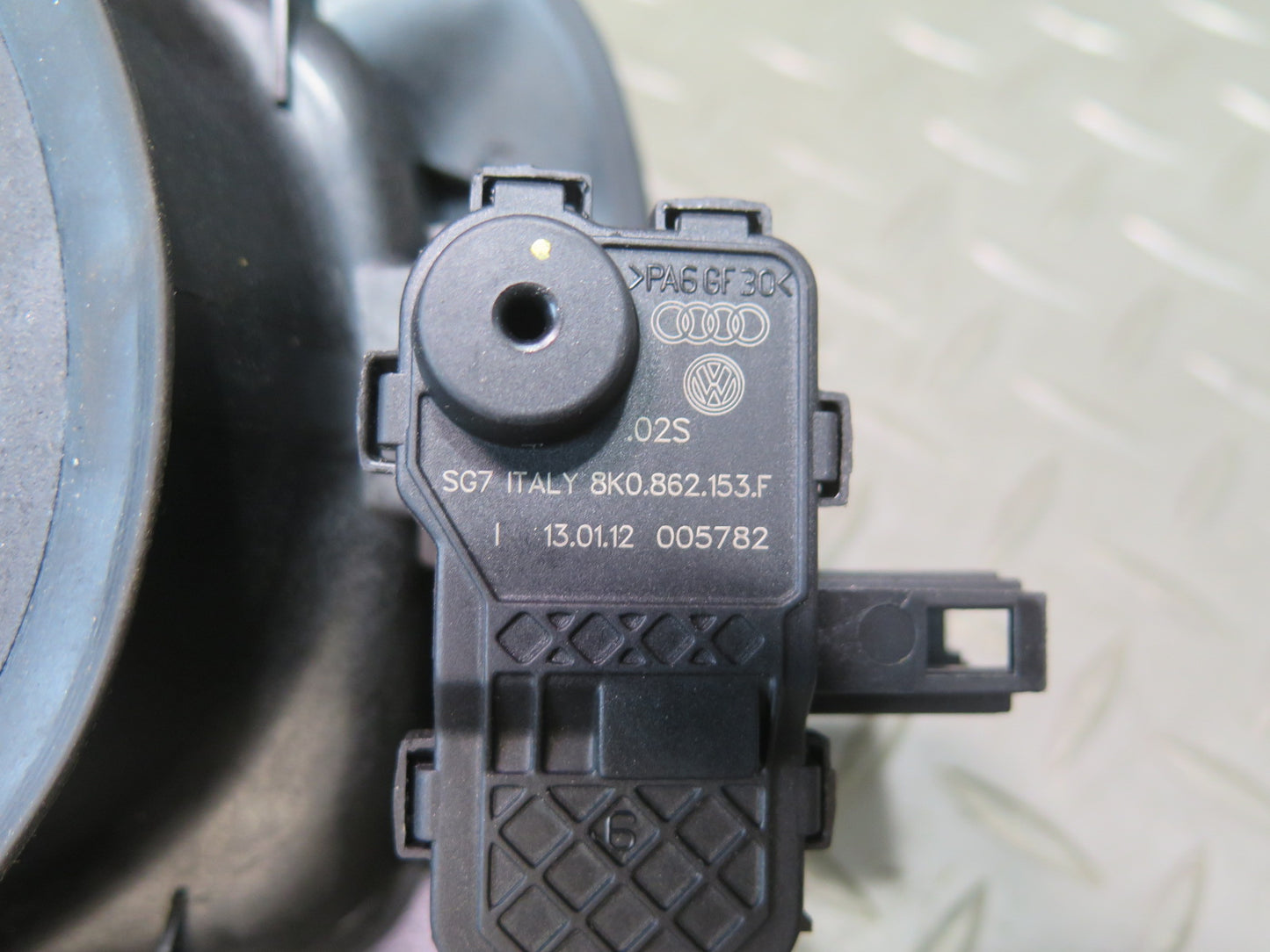 08-17 Audi B8 A5 S5 Fuel Tank Filler Door Lid Cover Hinge Actuator
