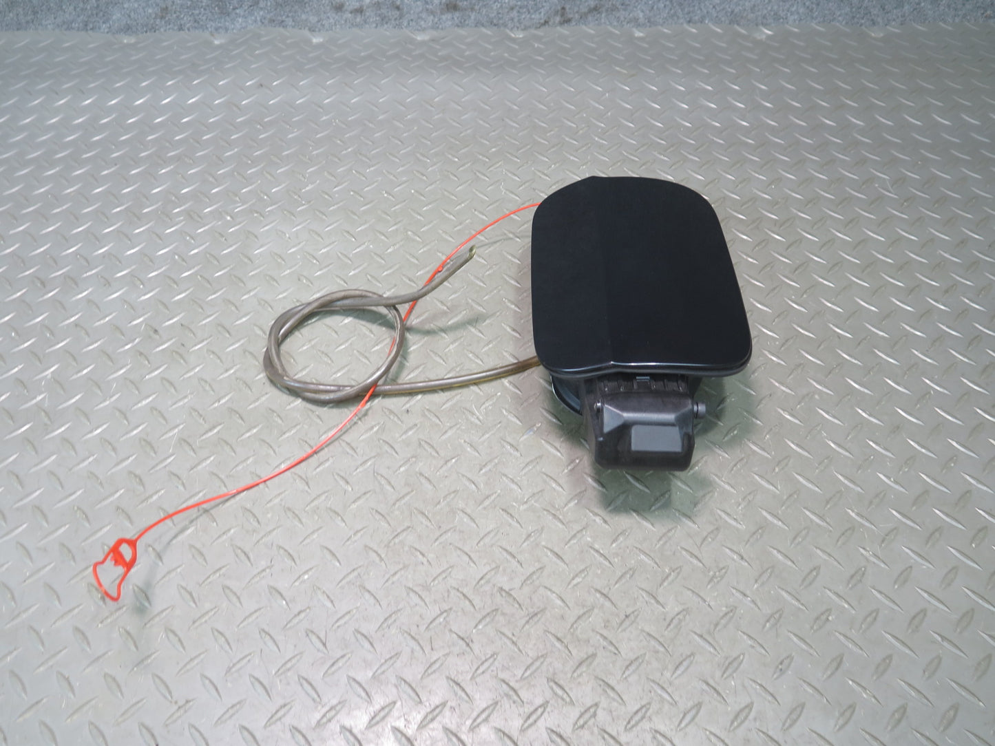 08-17 Audi B8 A5 S5 Fuel Tank Filler Door Lid Cover Hinge Actuator