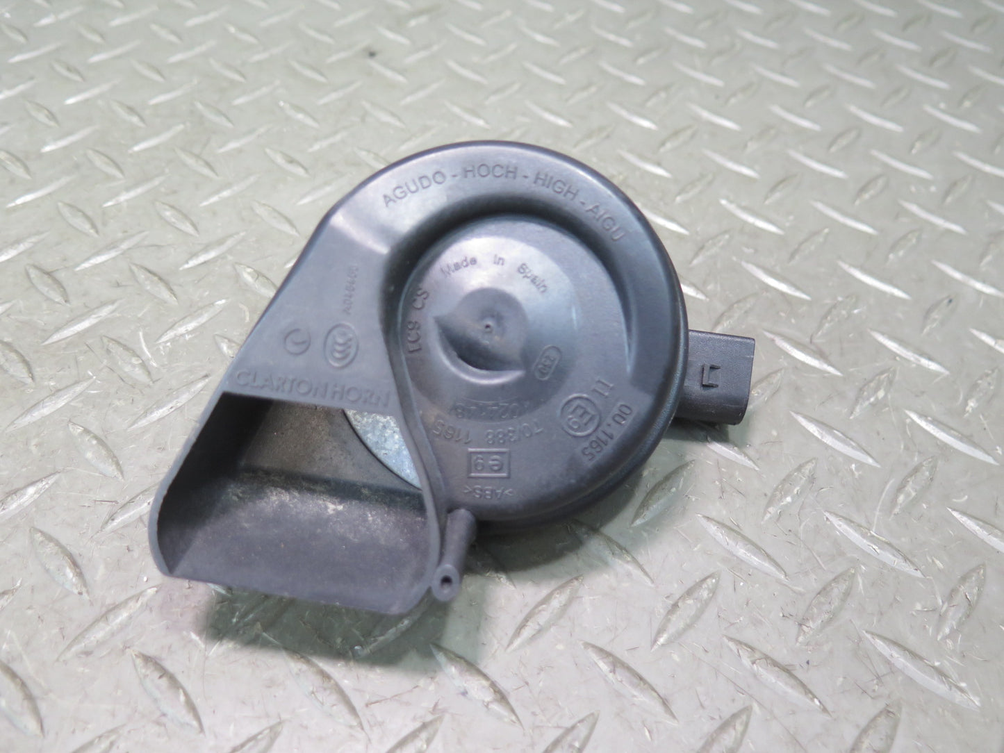 08-17 Audi B8 A5 S5 Set of 2 High & Low Tone Note Pitch Horn Signal OEM