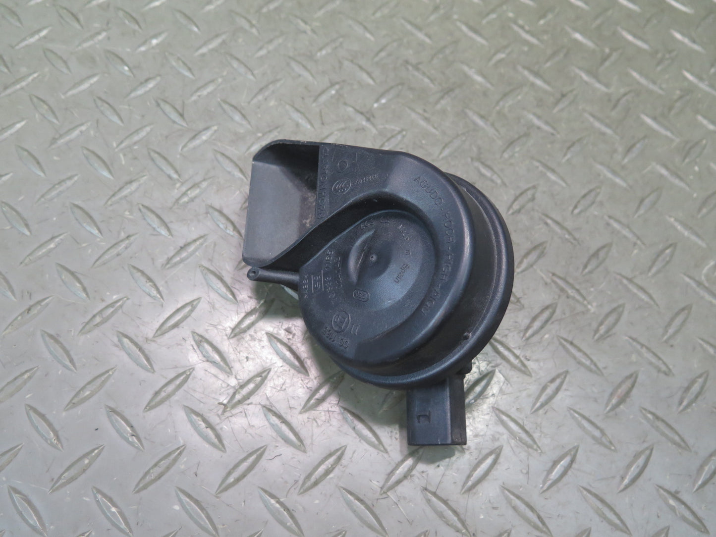 08-17 Audi B8 A5 S5 Set of 2 High & Low Tone Note Pitch Horn Signal OEM