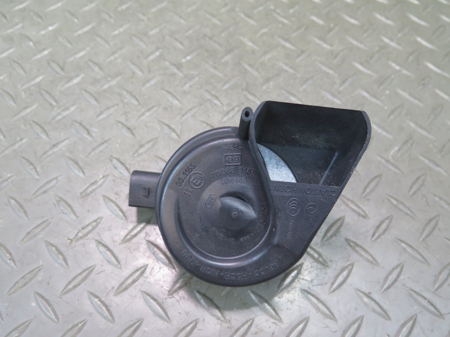 08-17 Audi B8 A5 S5 Set of 2 High & Low Tone Note Pitch Horn Signal OEM