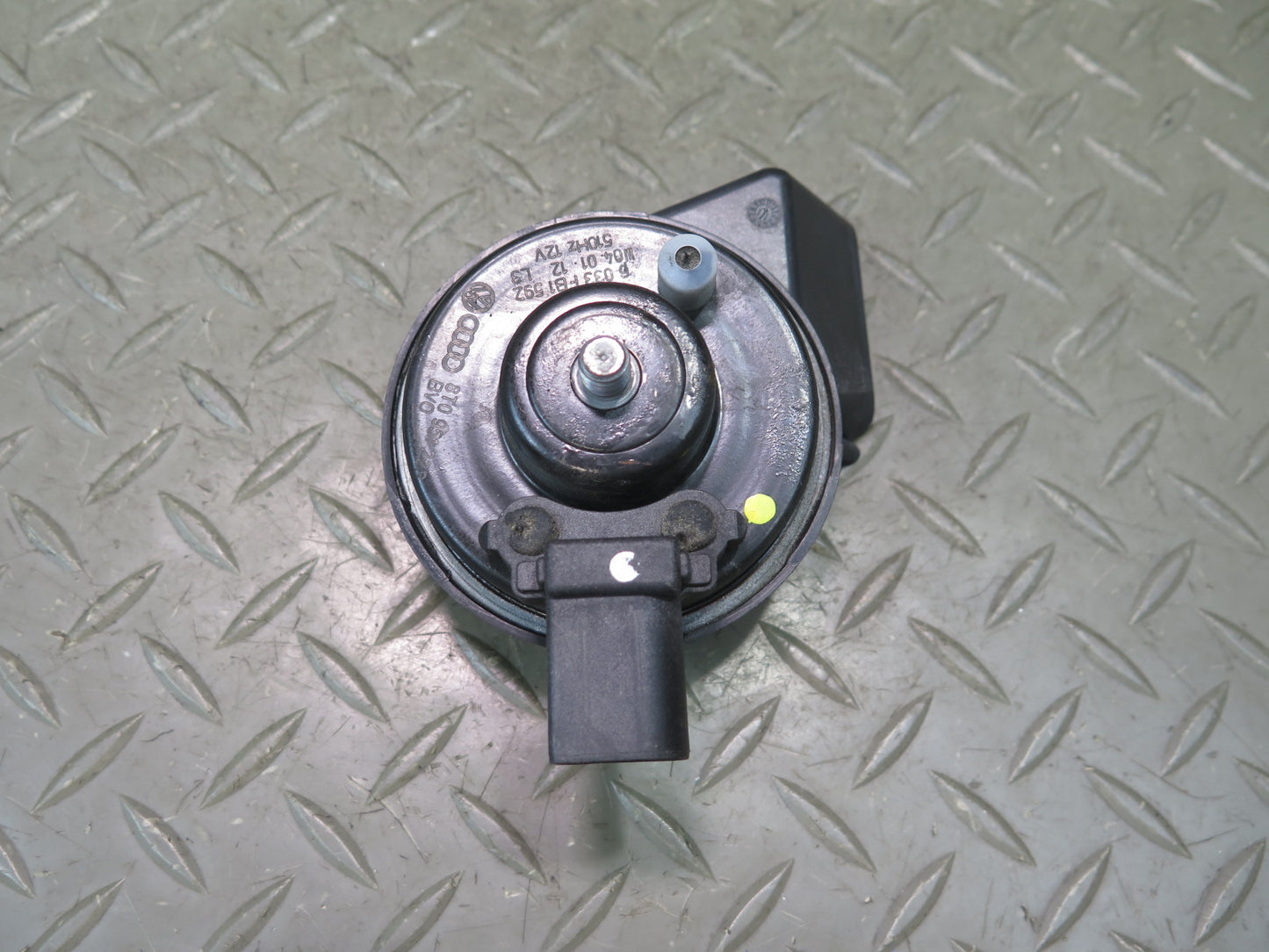 08-17 Audi B8 A5 S5 Set of 2 High & Low Tone Note Pitch Horn Signal OEM