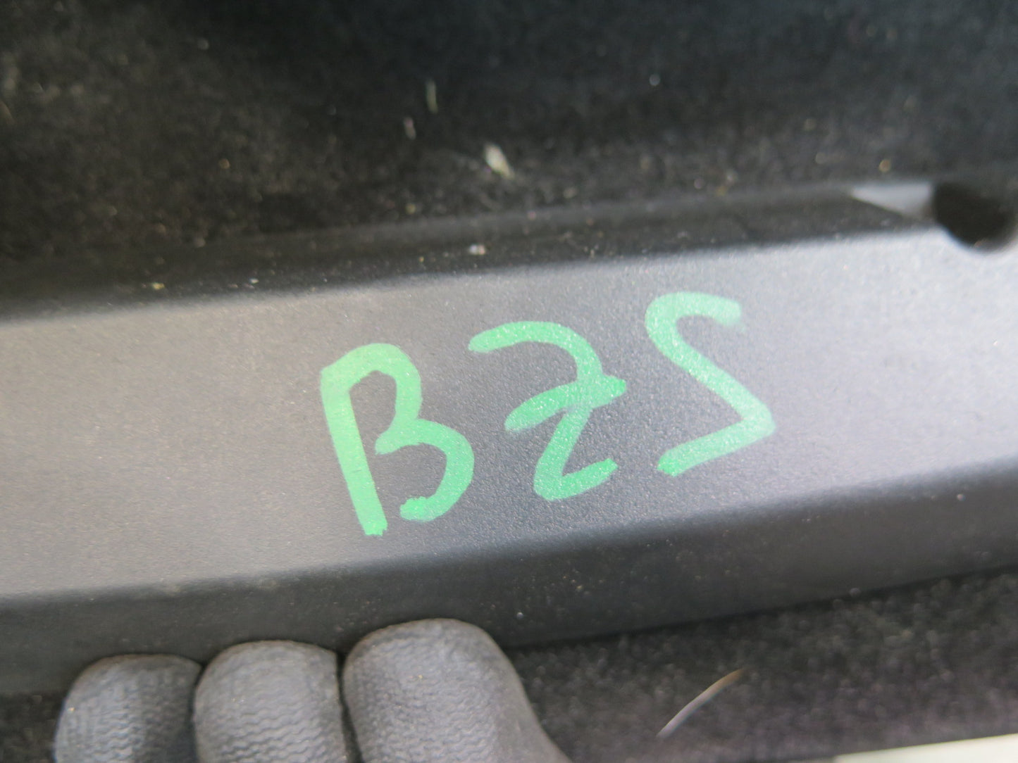 06-08 BMW E85 Z4 Dash Front Right Glove Box Compartment Storage Black OEM