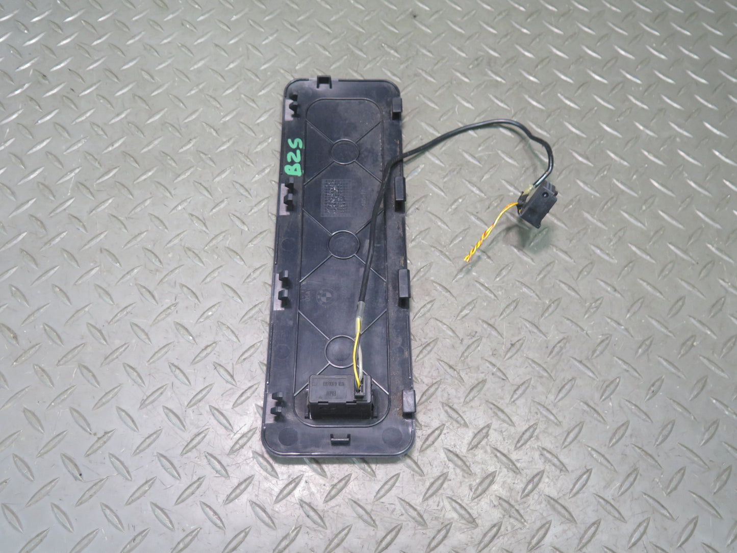 03-08 BMW E85 Z4 Dash Front Lower Trim Cover Panel w AUX Black 7053091 OEM
