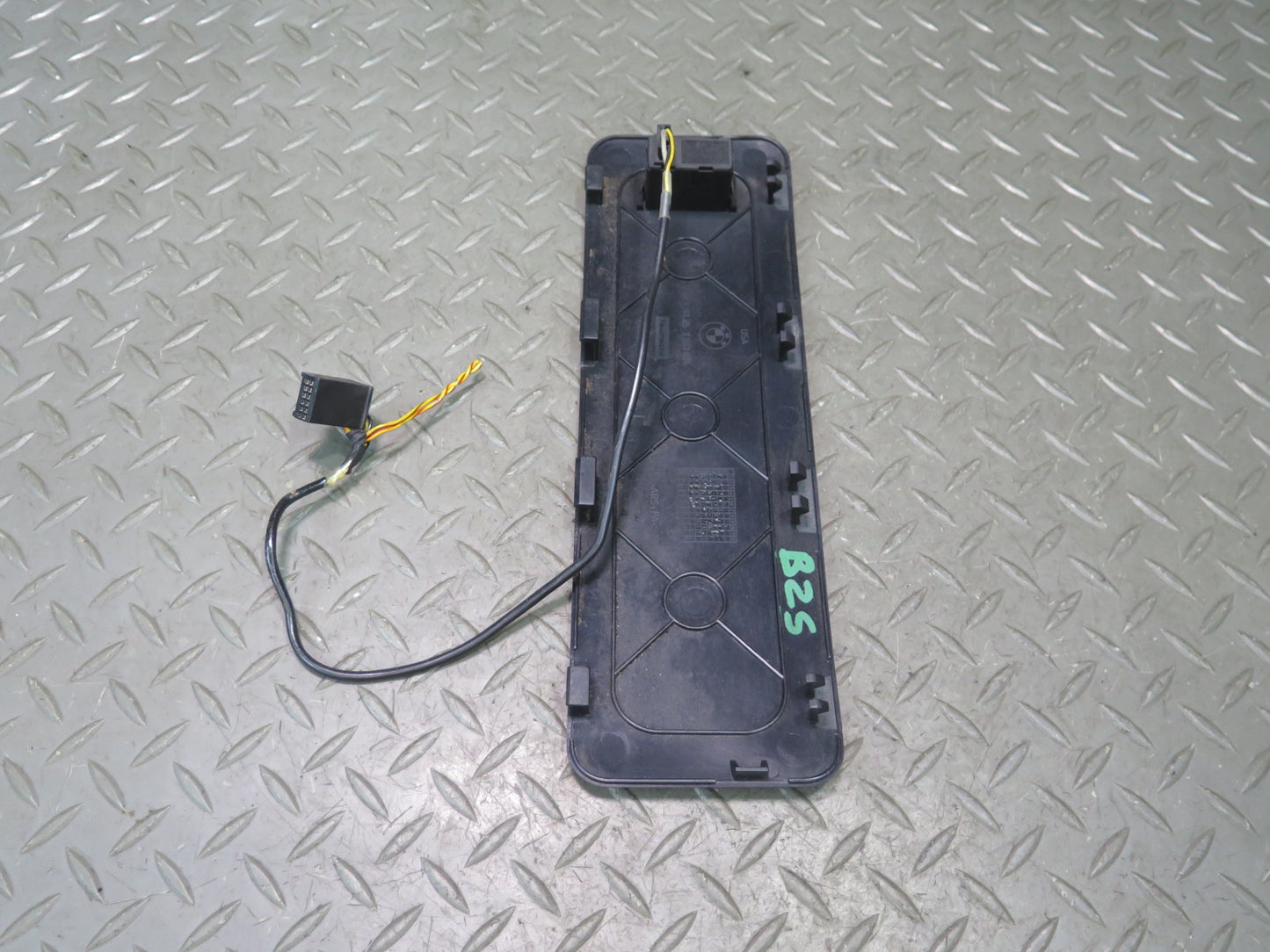 03-08 BMW E85 Z4 Dash Front Lower Trim Cover Panel w AUX Black 7053091 OEM