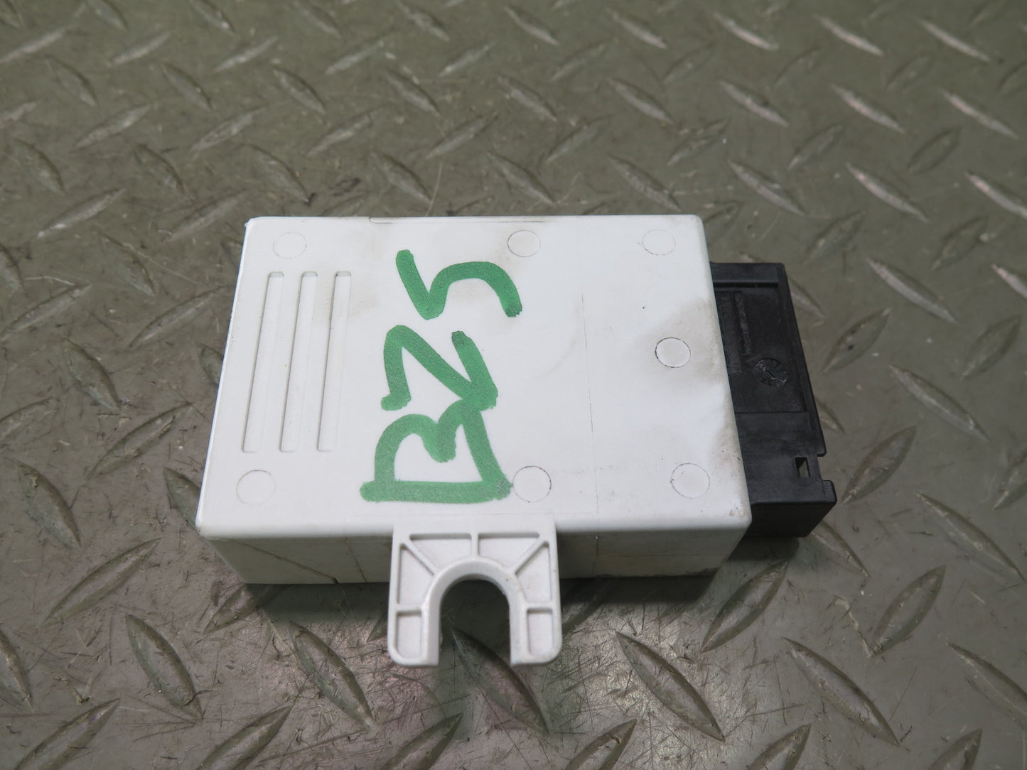 03-08 BMW E85 Z4 Convertible Folding TOP Roof Control Module 7199819 OEM
