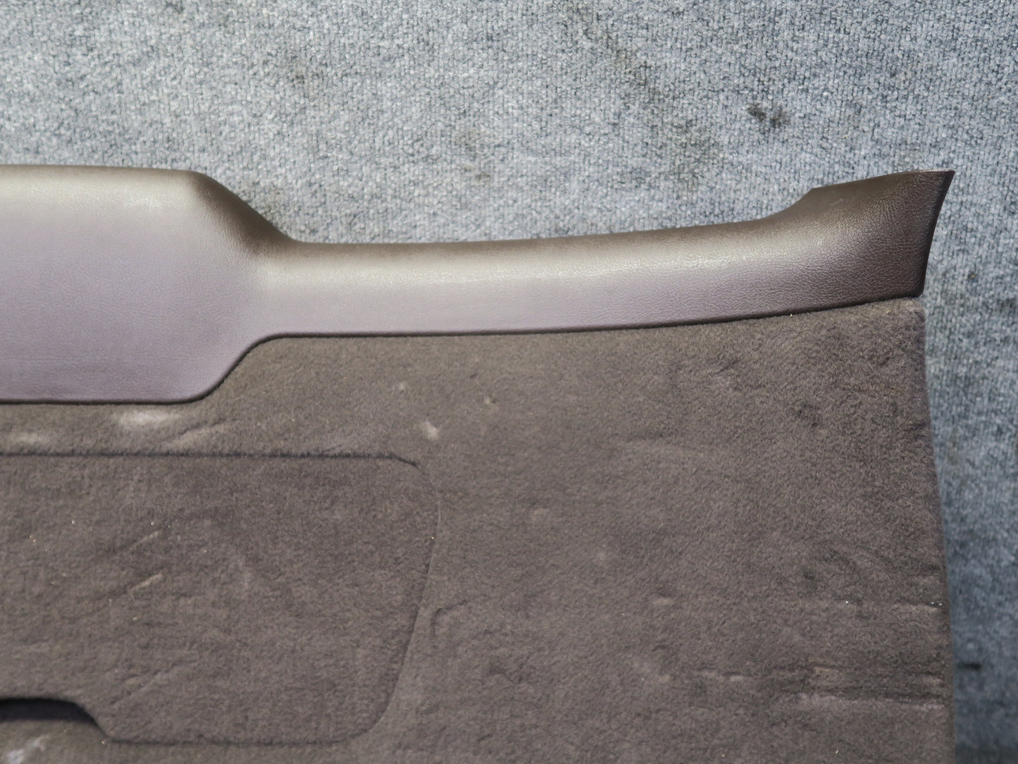 2011-2018 Porsche Cayenne 958 Rear Tail Gate Trunk Door Lower Trim Cover