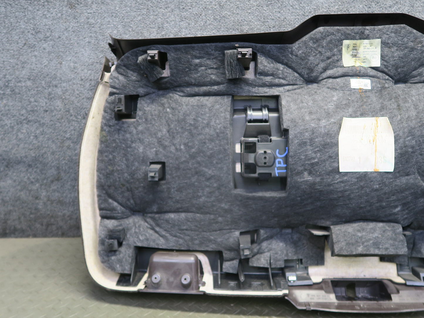 2011-2018 Porsche Cayenne 958 Rear Tail Gate Trunk Door Lower Trim Cover