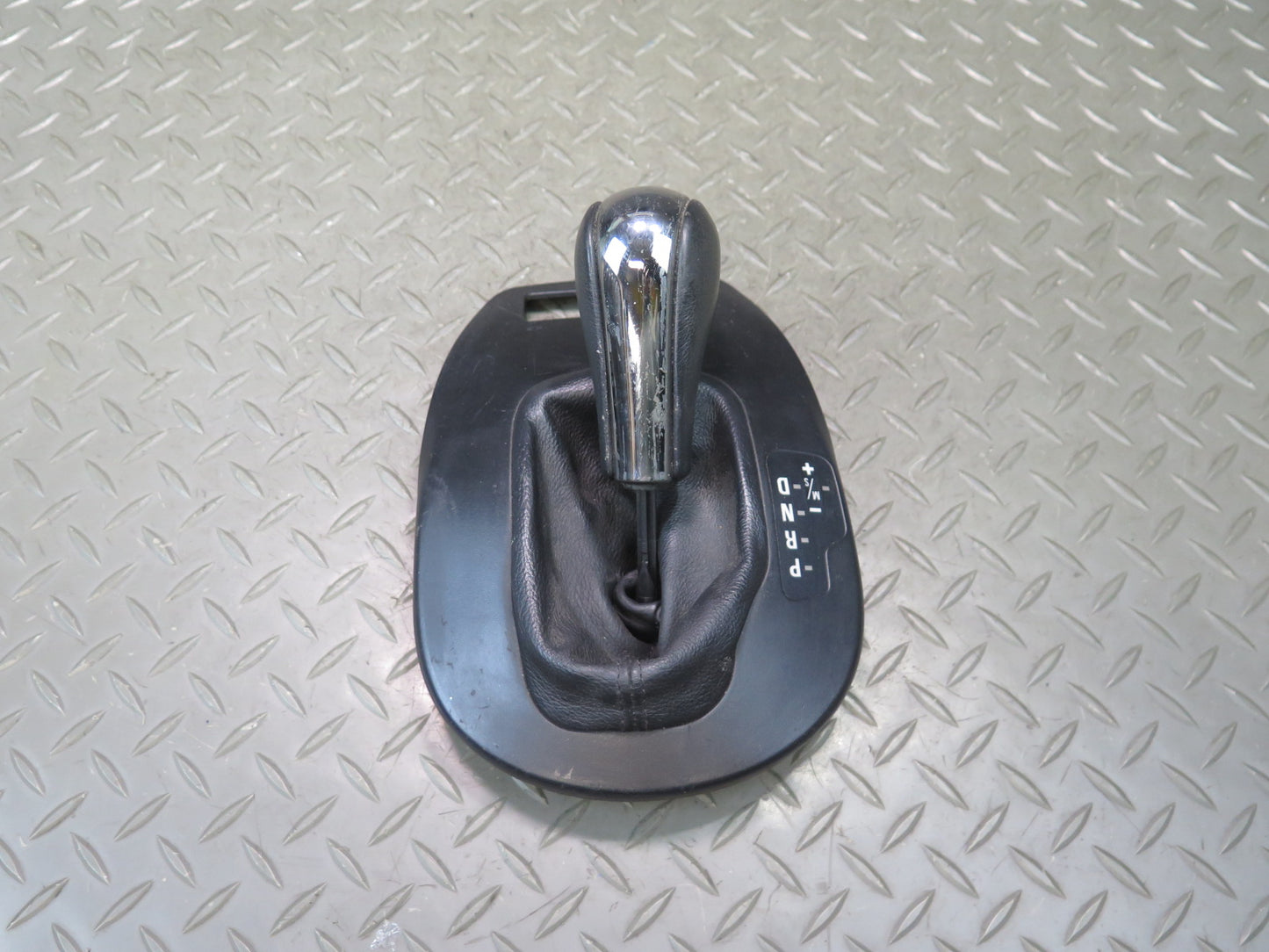 06-08 BMW E85 Z4 3.0L A/T Automatic Transmission Shifter Knob w Boot & Trim OEM