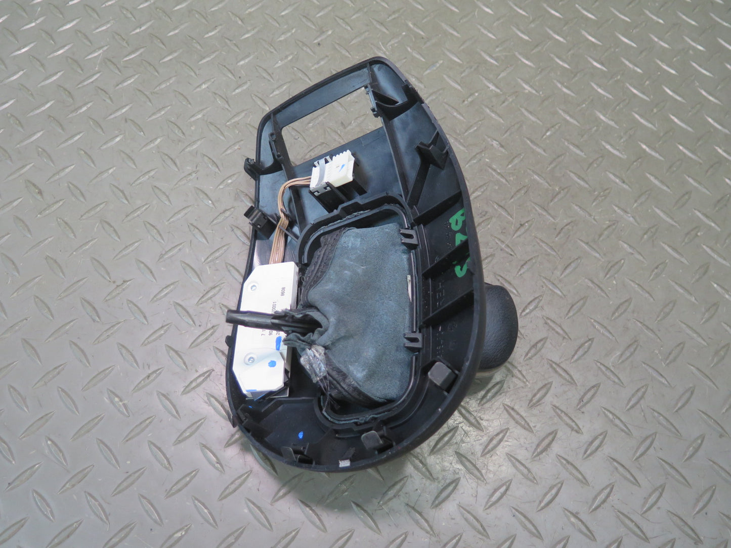 06-08 BMW E85 Z4 3.0L A/T Automatic Transmission Shifter Knob w Boot & Trim OEM