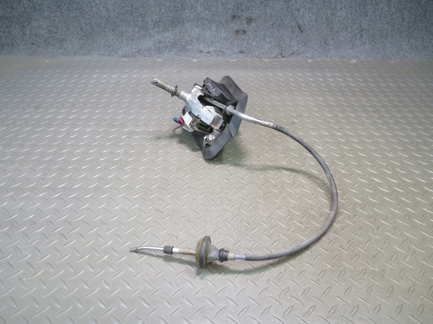 06-08 BMW E85 Z4 N52 3.0L N52 A/T Automatic Transmission Shifter w Cable OEM