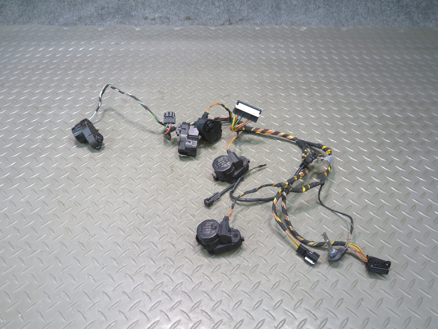 03-08 BMW E86 E85 Z4 A/C Heater Flap Door Actuator Motor w Wiring Set OEM
