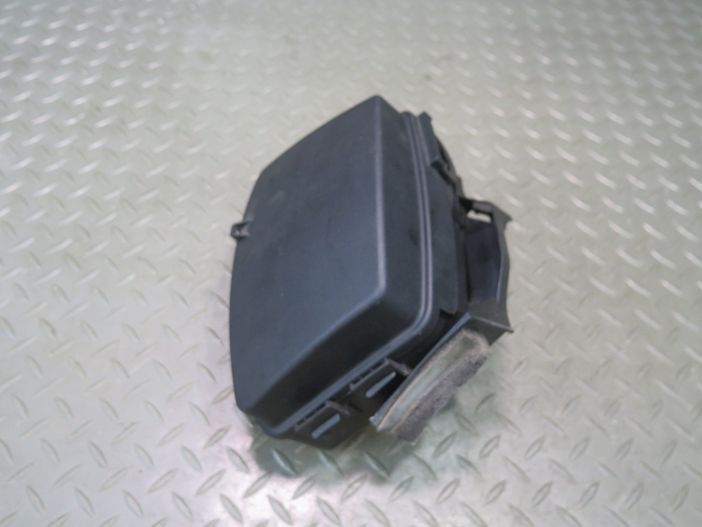 06-08 BMW E86 E85 Z4 N52 3.0L Power Distribution Fuse Relay Box w Housing OEM