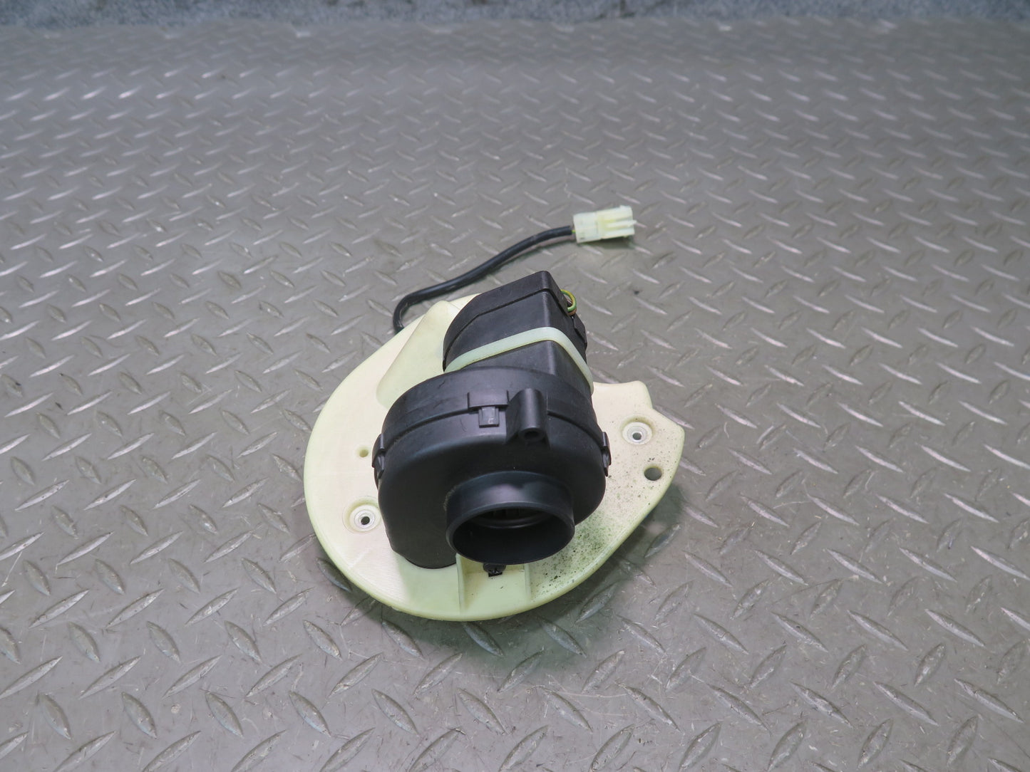 03-08 BMW E86 E85 Z4 Engine ECU ECM Cooling Fan Blower Motor OEM