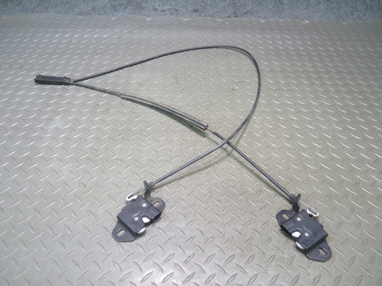 06-08 BMW E86 E85 Z4 Set of 2 Front Left & Right Hood Lock Latch w Cable OEM