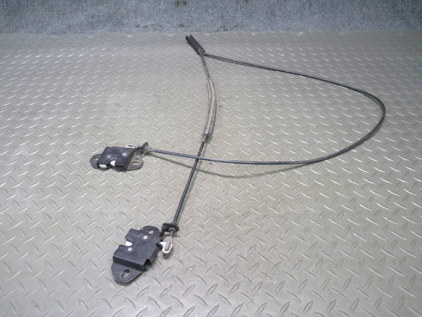06-08 BMW E86 E85 Z4 Set of 2 Front Left & Right Hood Lock Latch w Cable OEM