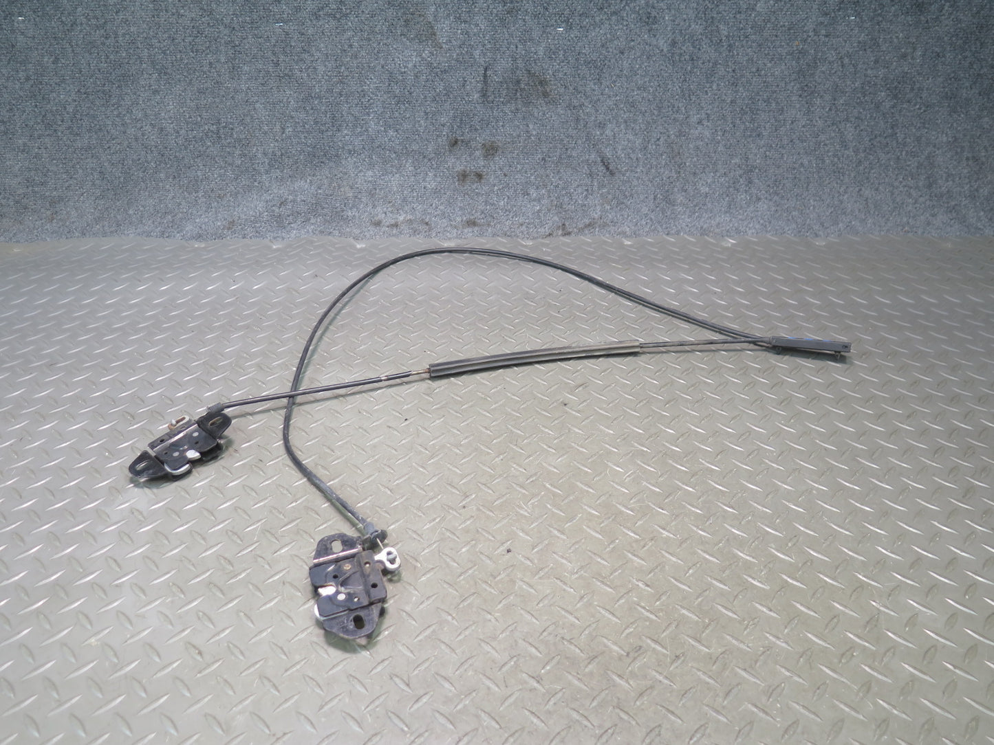 06-08 BMW E86 E85 Z4 Set of 2 Front Left & Right Hood Lock Latch w Cable OEM