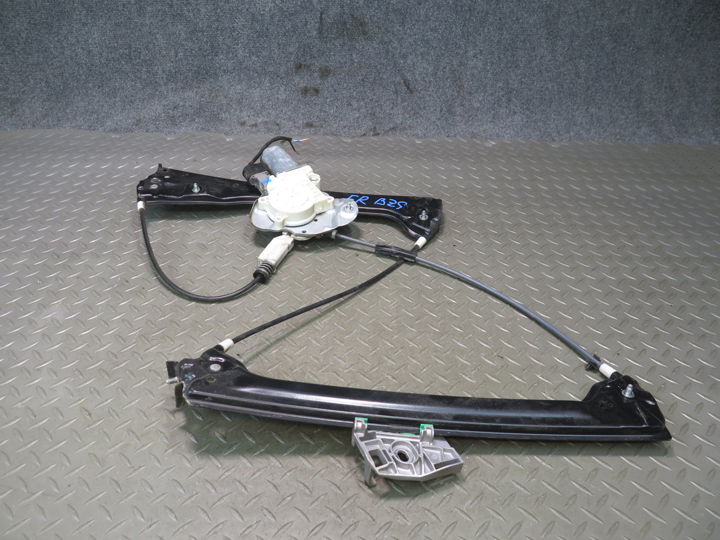 03-08 BMW E86 E85 Z4 Right Passenger Door Window Regulator w Motor OEM