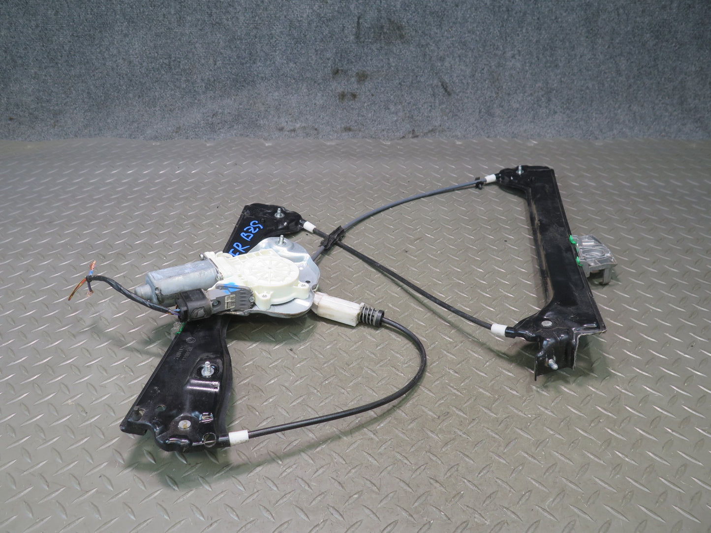 03-08 BMW E86 E85 Z4 Right Passenger Door Window Regulator w Motor OEM