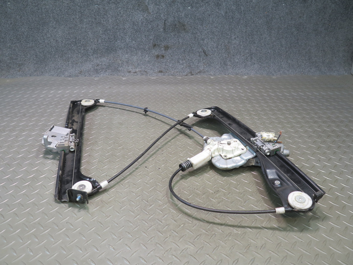 03-08 BMW E86 E85 Z4 Right Passenger Door Window Regulator w Motor OEM