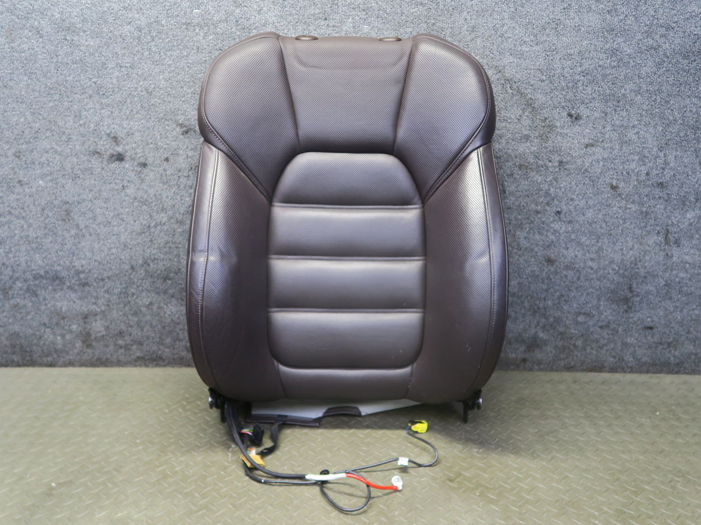 2011-2018 Porsche Cayenne 958 Front Right Upper Heated Vented Leather Cushion