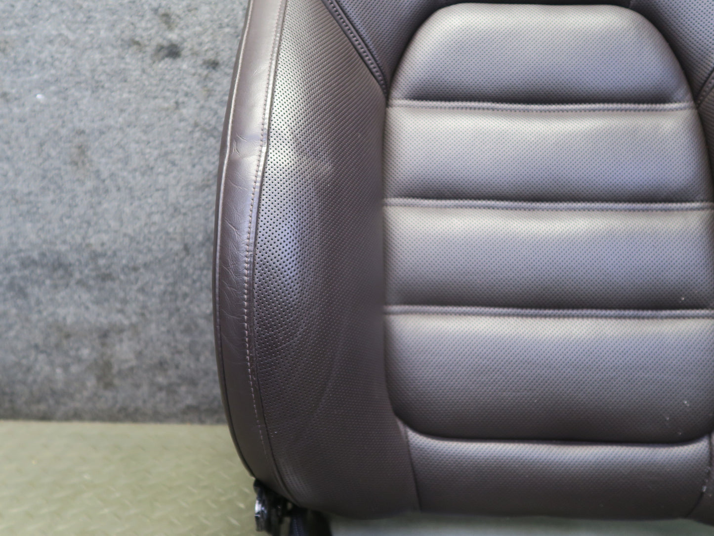 2011-2018 Porsche Cayenne 958 Front Right Upper Heated Vented Leather Cushion