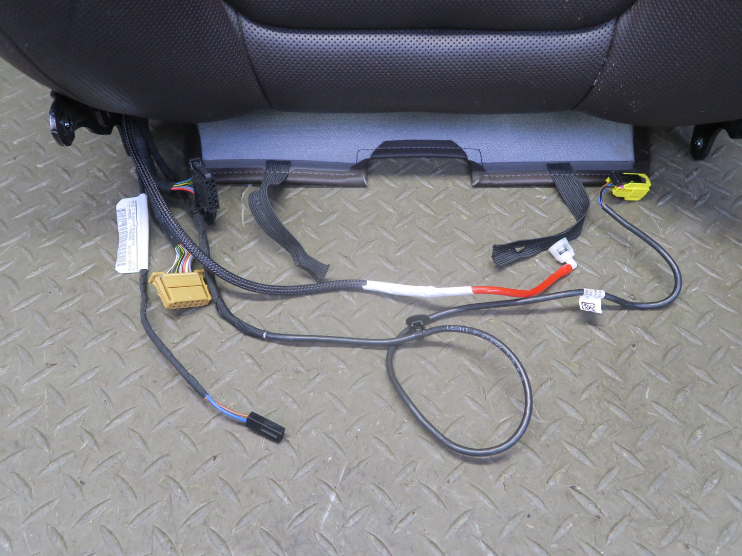 2011-2018 Porsche Cayenne 958 Front Right Upper Heated Vented Leather Cushion