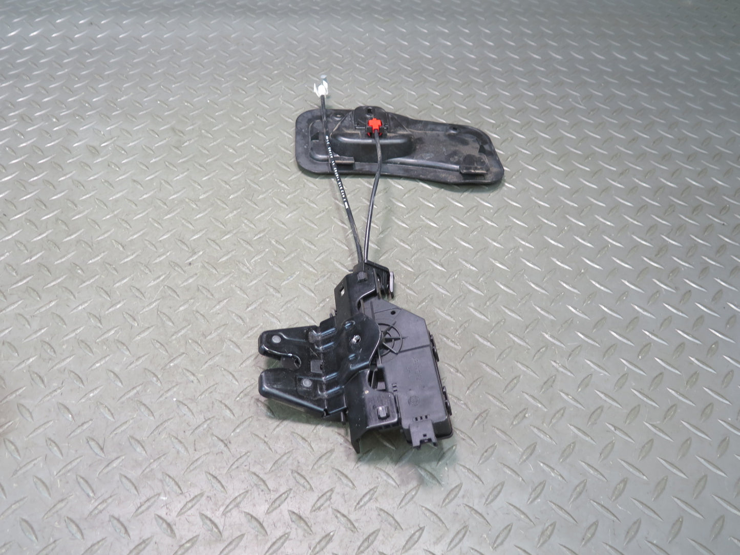 03-08 BMW E85 Z4 Rear Trunk Lock Latch Actuator w Release & Recessed Handle OEM