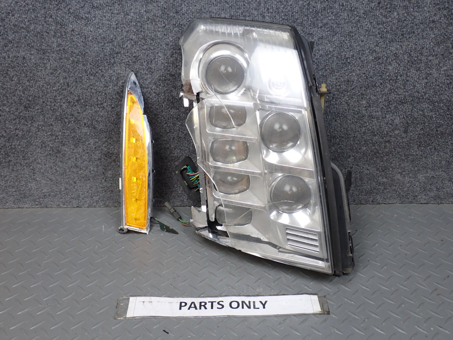 09-14 Cadillac Escalade Front Right LED Headlight Lamp w Ballast Damaged