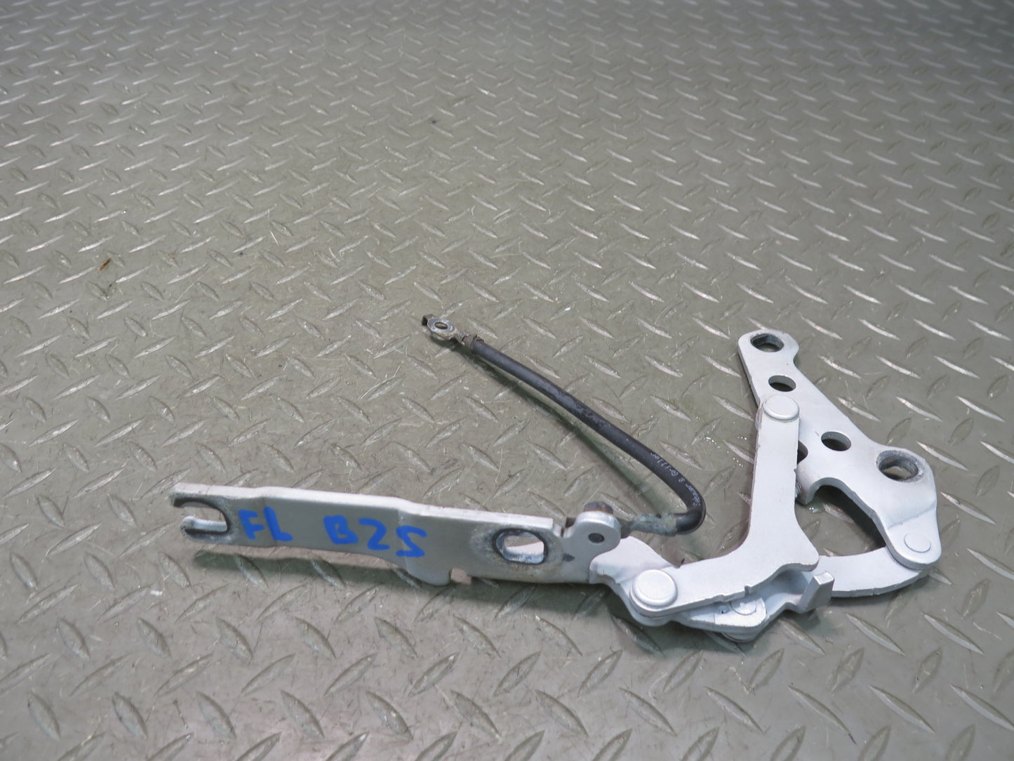 03-08 BMW E86 E85 Z4 Set of 2 Front Left & Right Hood Bonnet Hinge Silver OEM