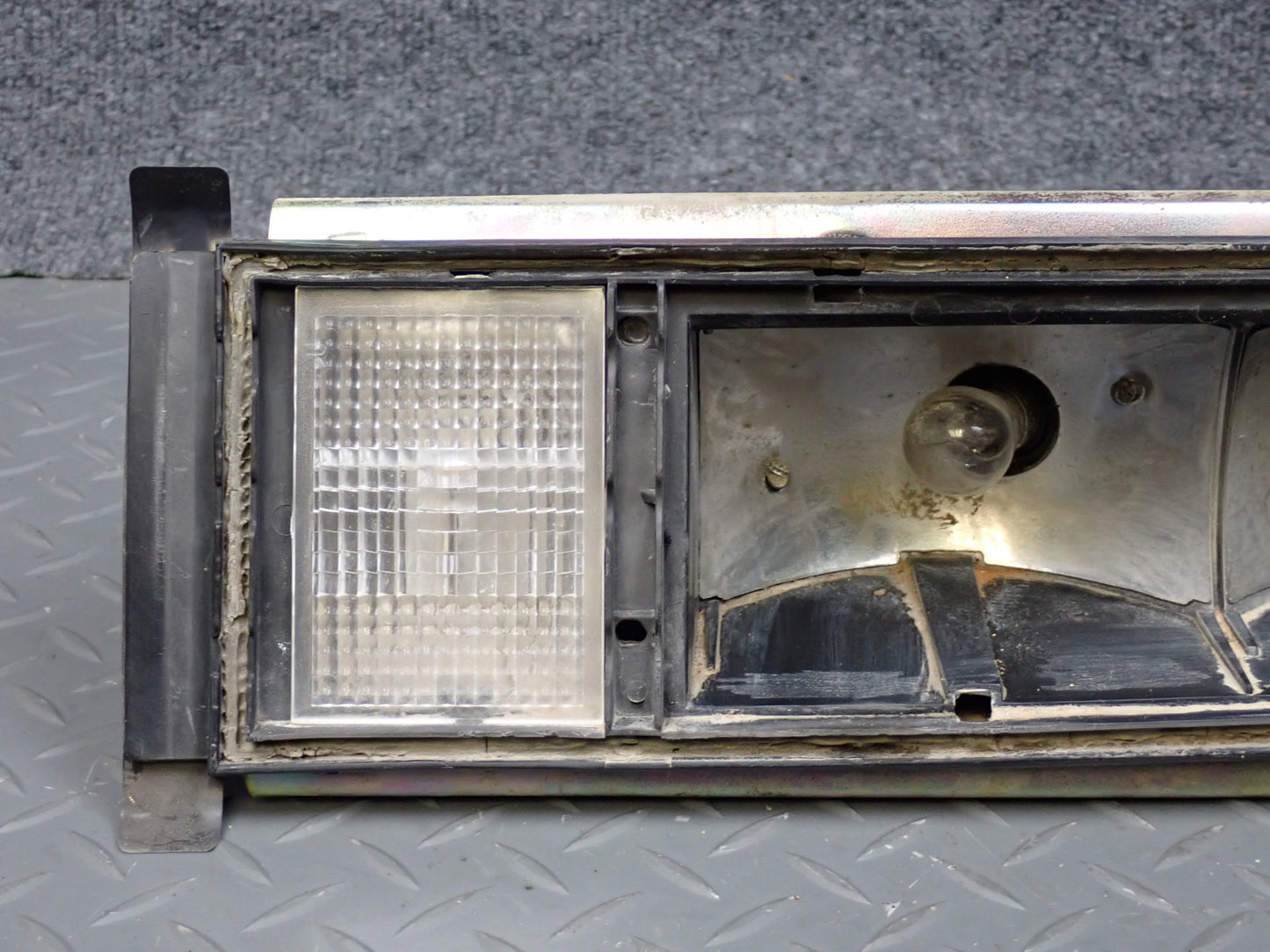 84-85 Mazda RX7 FB Rear Right Tail Light Lamp w Bracket Mount & Seals Damaged