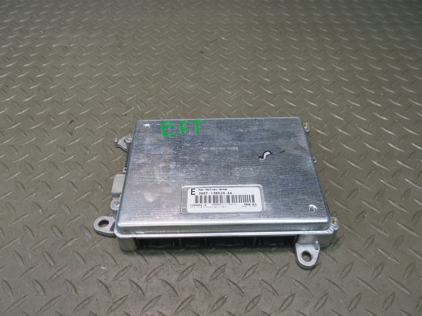 03-05 Ford Thunderbird Rear Lighting Lamp Control Module 33K 3W6T-13B524-AA OEM