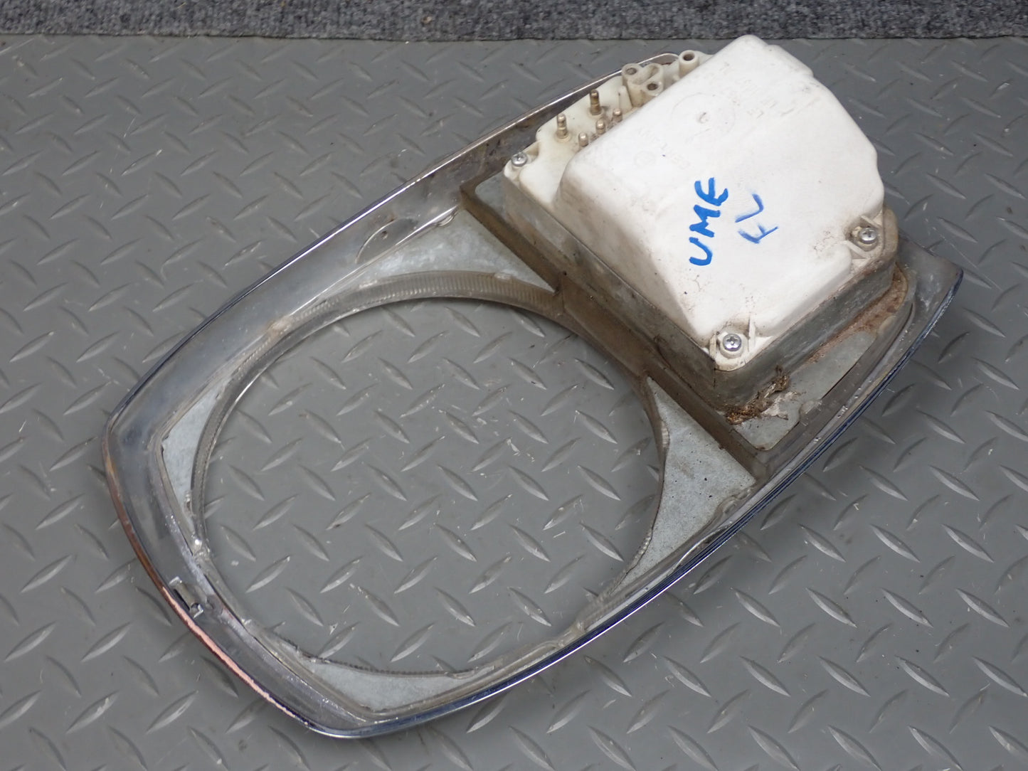 75-76 Mercedes W115 300D Front Left Headlight Trim Bezel w Turn Light OEM