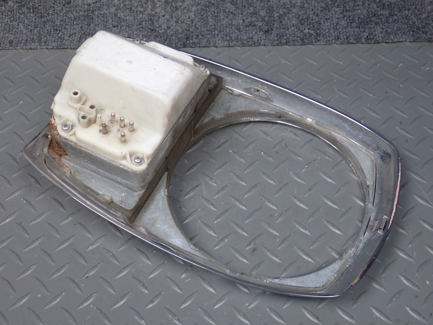 75-76 Mercedes W115 300D Front Left Headlight Trim Bezel w Turn Light OEM