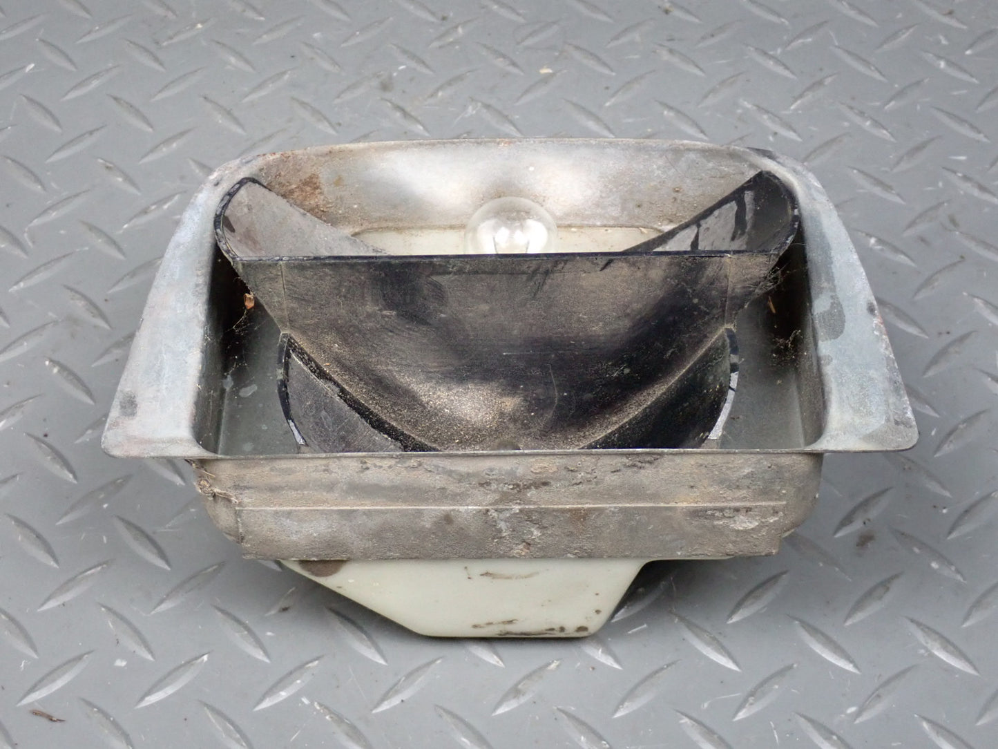75-76 Mercedes W115 300D Front Right Turn Signal Light OEM