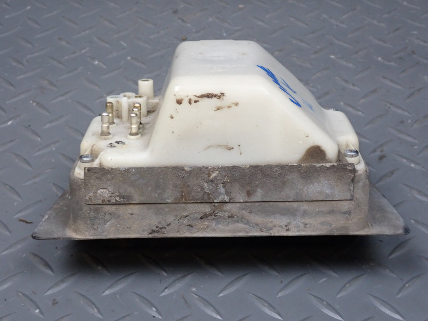 75-76 Mercedes W115 300D Front Right Turn Signal Light OEM