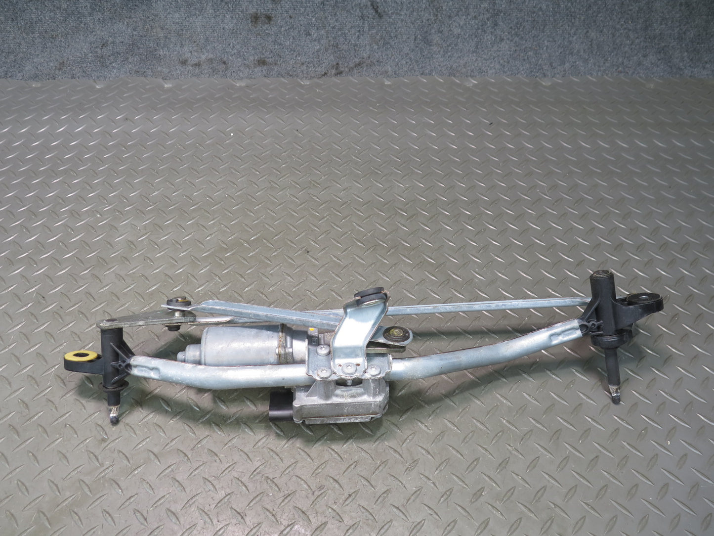 08-16 Audi A5 S5 RS5 Front Windshield Wiper Linkage w Motor 8T1955119D OEM