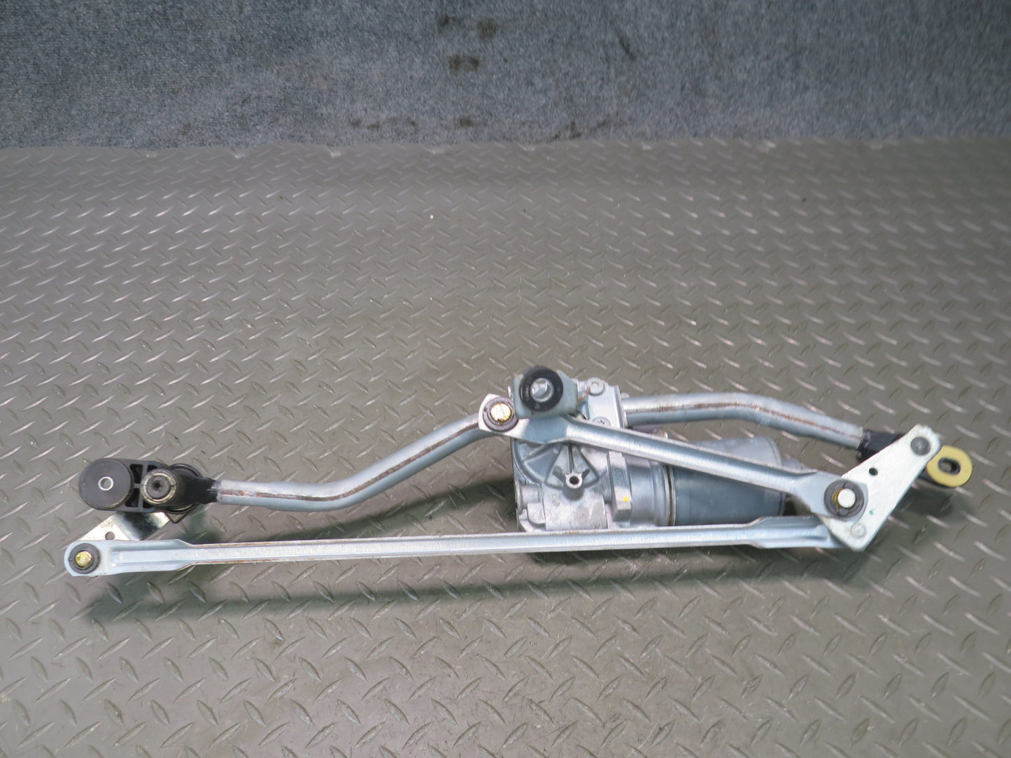 08-16 Audi A5 S5 RS5 Front Windshield Wiper Linkage w Motor 8T1955119D OEM