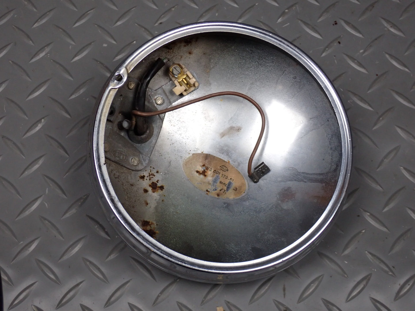 75-76 Mercedes W115 300D Front Right Headlight Lamp w Bezel OEM