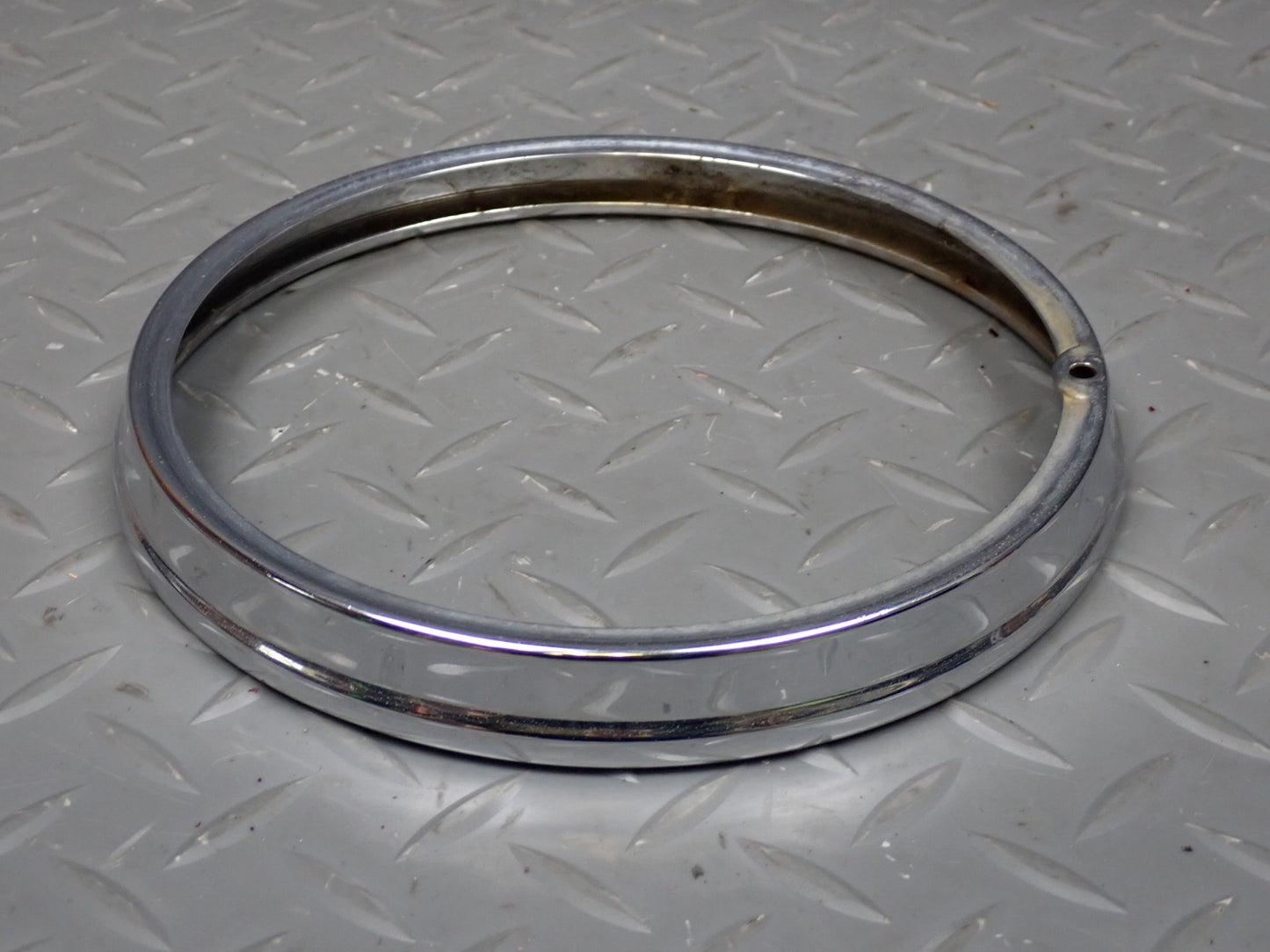 75-76 Mercedes W115 300D Front Right Headlight Lamp w Bezel OEM