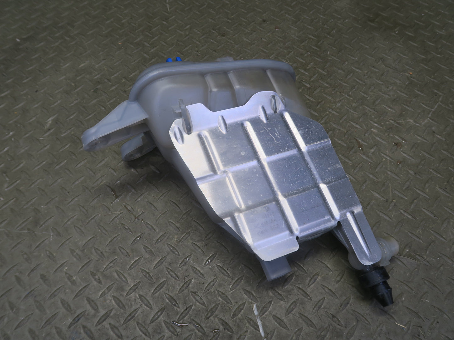 08-12 Audi 8T S5 4.2L Engine Coolant Expansion Overflow Reservoir Tank OEM