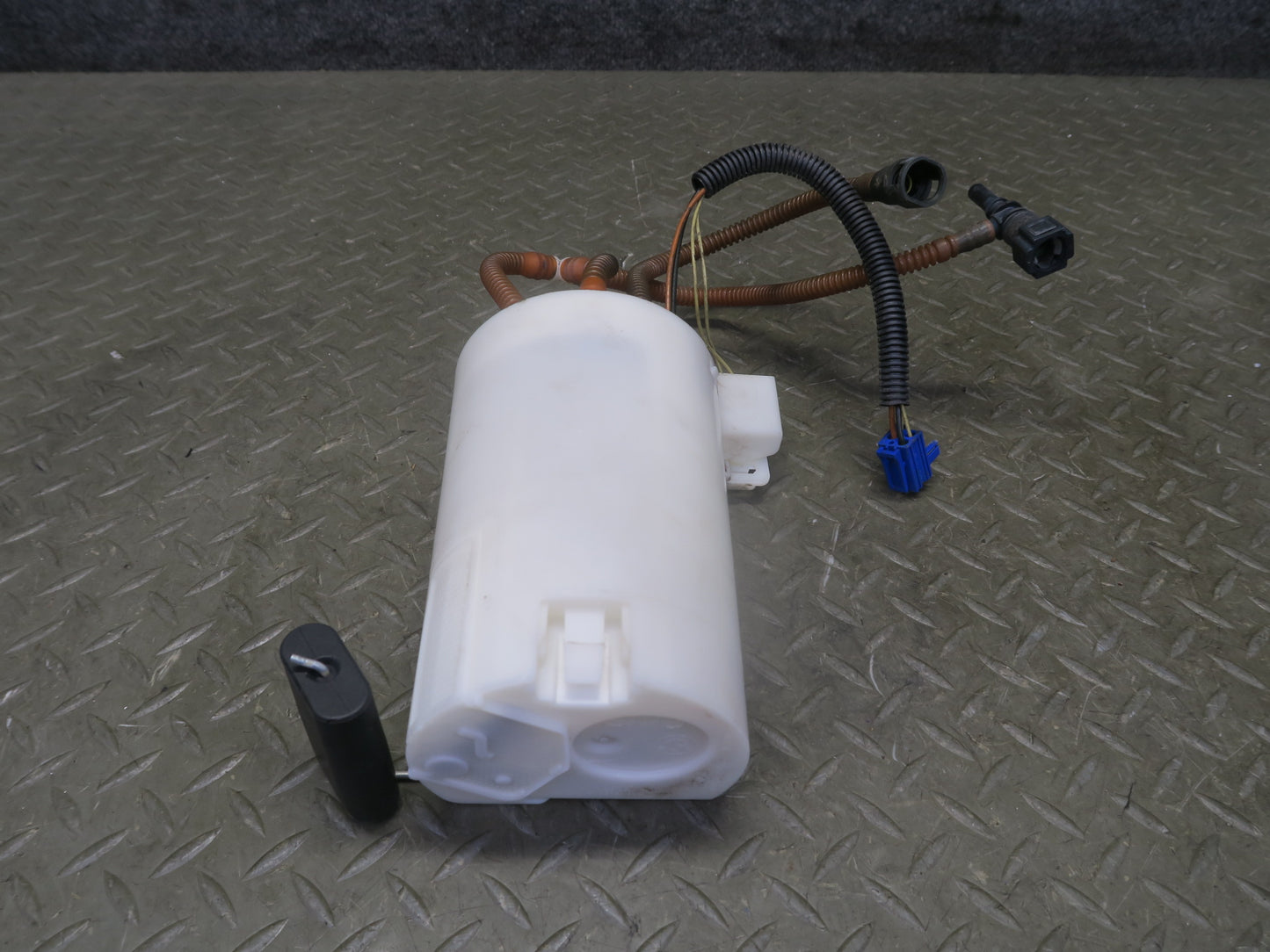 06-08 BMW E85 Z4 3.0L N52 Fuel Pump Level Sensor Sending Unit Set 105K Miles OEM