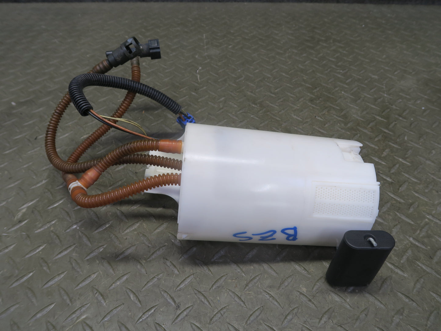 06-08 BMW E85 Z4 3.0L N52 Fuel Pump Level Sensor Sending Unit Set 105K Miles OEM